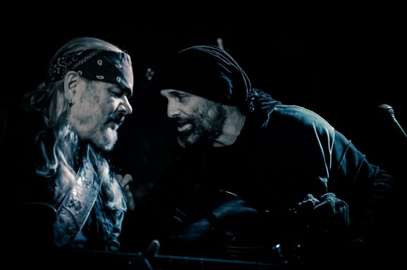 Driftwood Holly ER~LEB~NIS Tour 2026